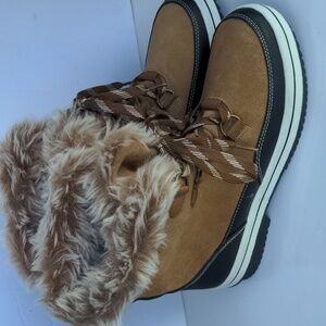 Amazon Essentials Cozy Fuzzy Boots 9
